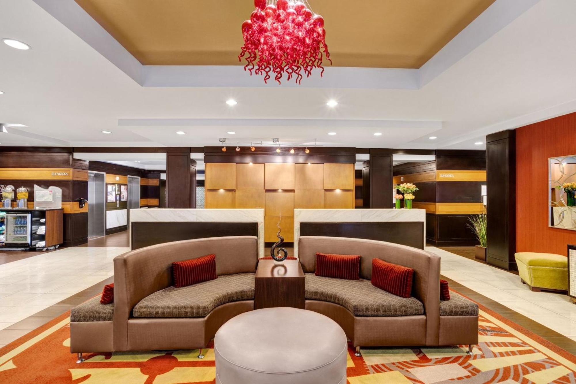 Hotel Crowne Plaza Galleria Area By Ihg 4*
